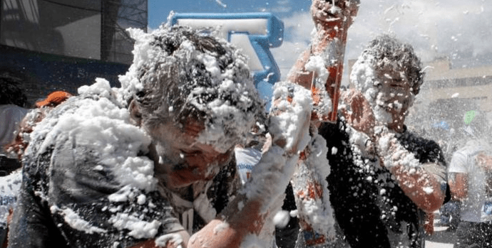 Consejos para el uso seguro de la espuma de&nbsp;carnaval