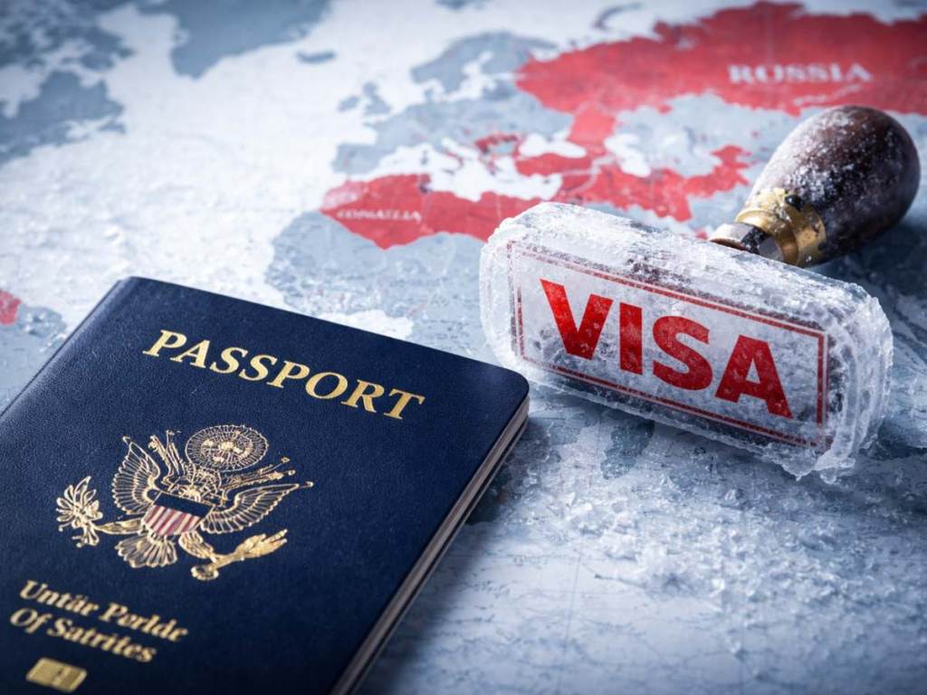 Estados Unidos revisa su política migratoria y frena visas para decenas de&nbsp;países