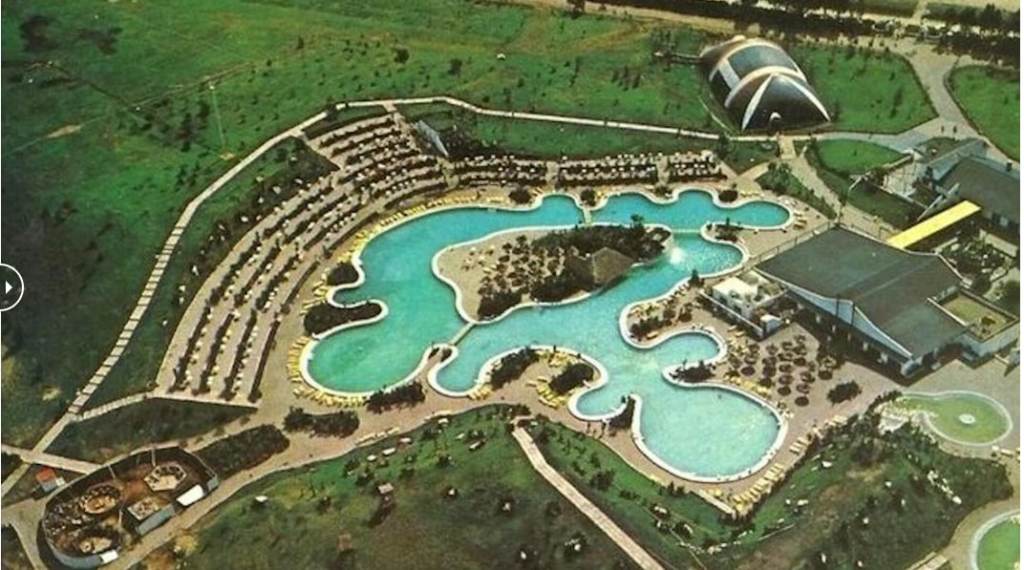 Waterland: el parque acuático que terminó convertido en ruinas